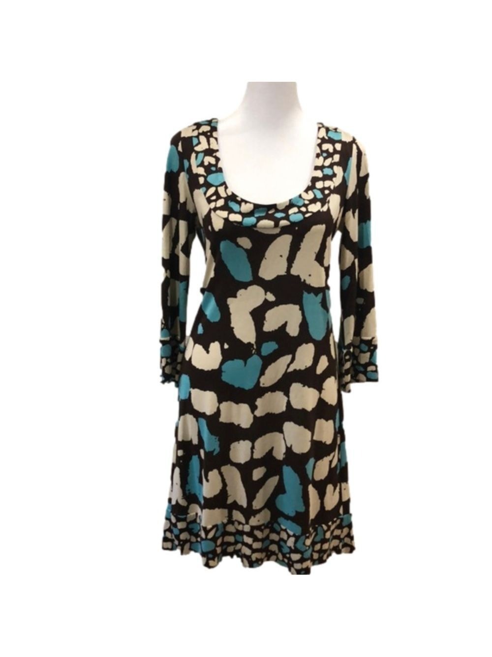 Diane von Furstenberg “Stella” 100% silk dress. Size 4 open back mod print retro